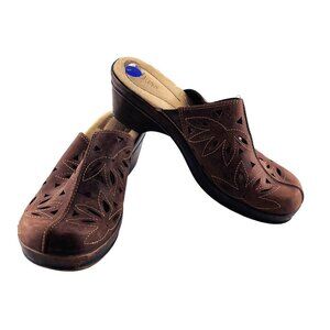 Bass Womens Brown Leather Slip-On Clogs Laser Cut Design Size 8M